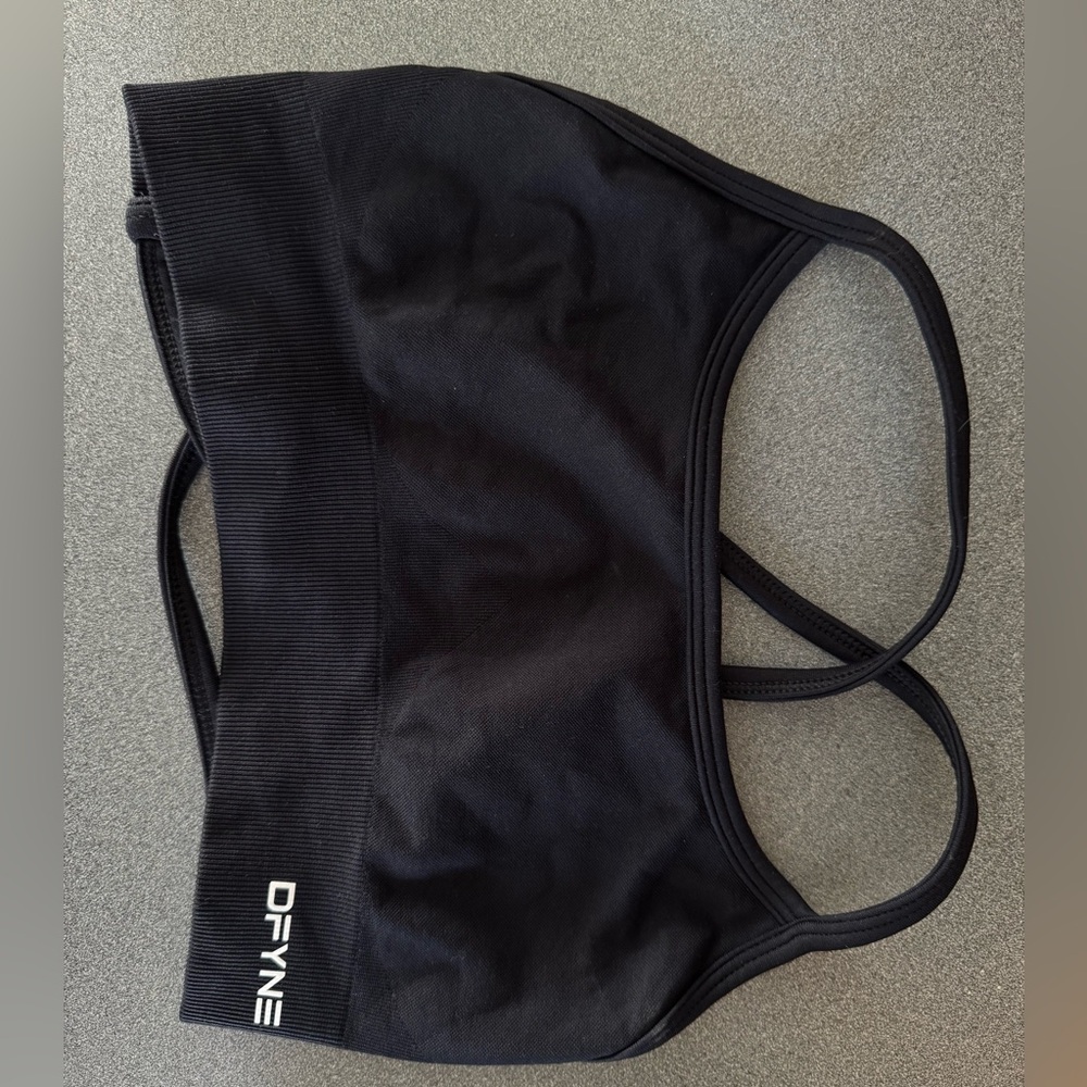 DFYNE cross back sports bra